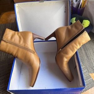 White Moutain Women’s Brown Boots